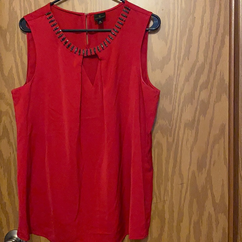 Red Worthington classy tank with black stones